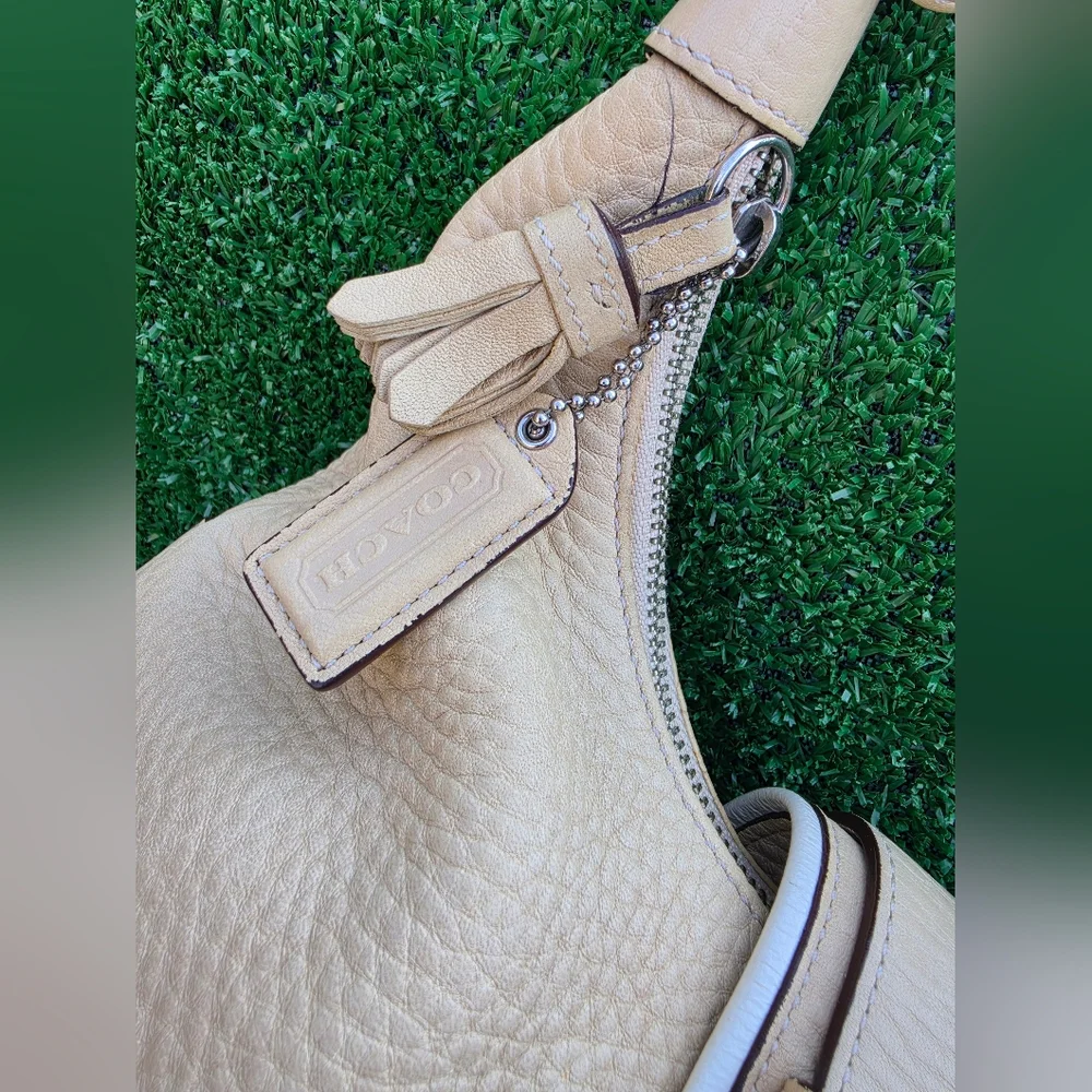 Coach Vintage Hampton Soho Boho Shoulder Bag. 2025 - Picture 15 of 16